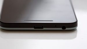 Google Nexus 5: port USB typu C