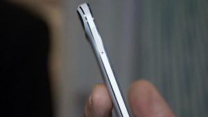 Google Nexus 6P pārskats: kreisā mala