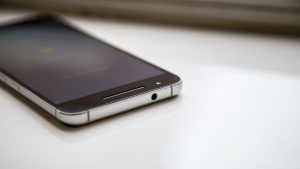 Nexus 6P anmeldelse: Hovedtelefonstikket er placeret fornuftigt på den øverste kant